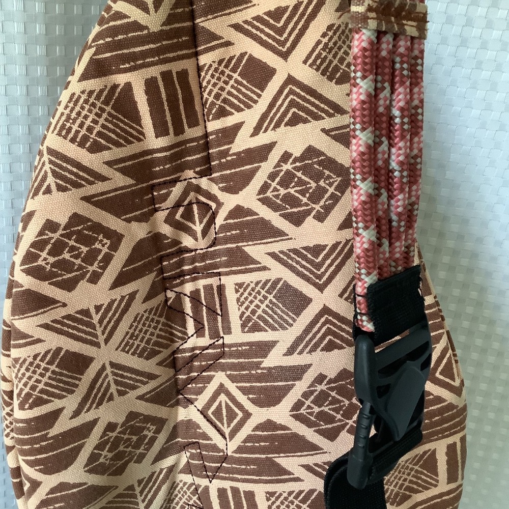 KAVU Rope Sling Bag Crossbody Aztec Geometric "Clear Above Visibility Unlimited" - Picture 5 of 15
